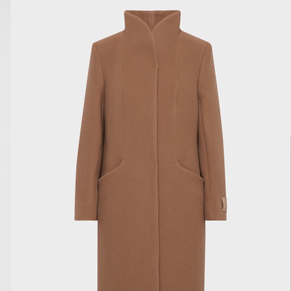 Aritizia “The Cocoon Coat” XS **SOLD**